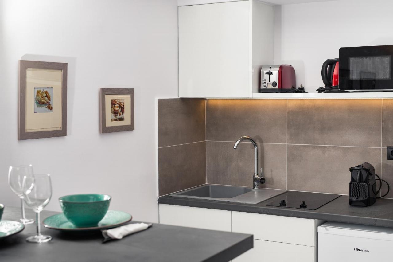 The Square Six Apartment Athens