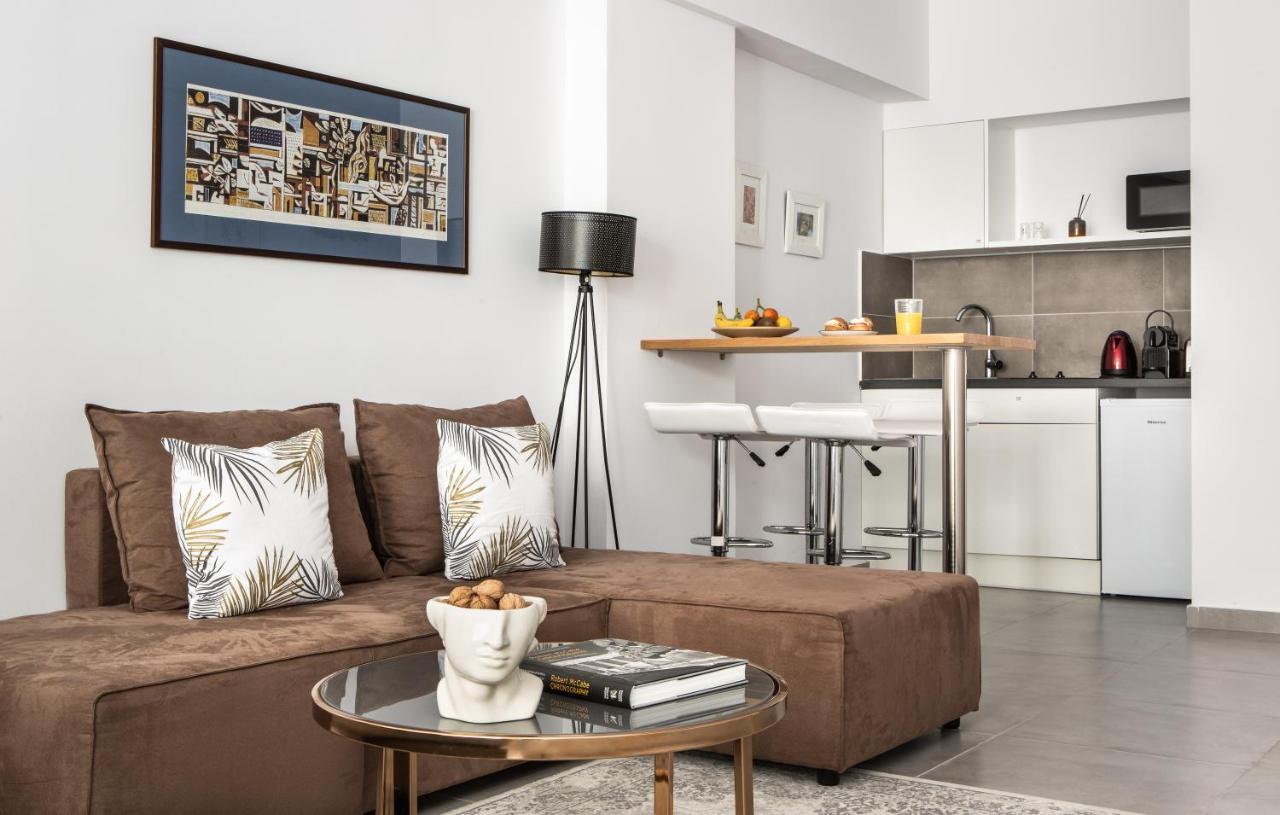 The Square Six Apartment *