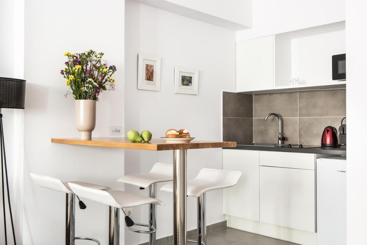 The Square Six Apartment *