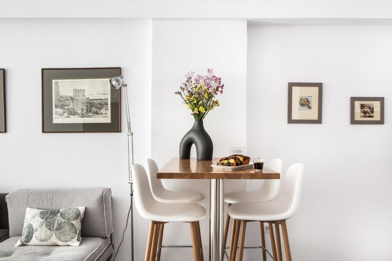 The Square Six Apartment *