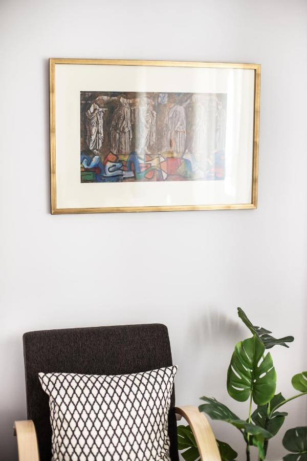 The Square Six Appartement *